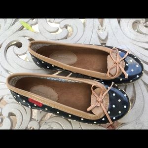 CHOOKA Classic Black dot rubber shoes Sz 7 new